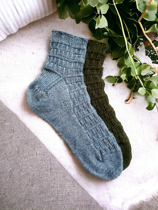 Tuomas sock pattern worsted PDF
