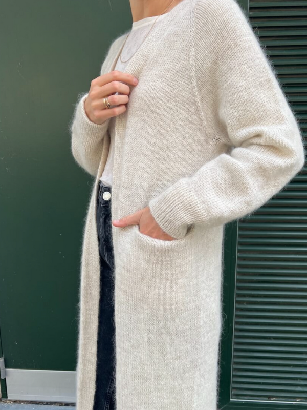 PetiteKnit - No frills Cardigan knitting pattern