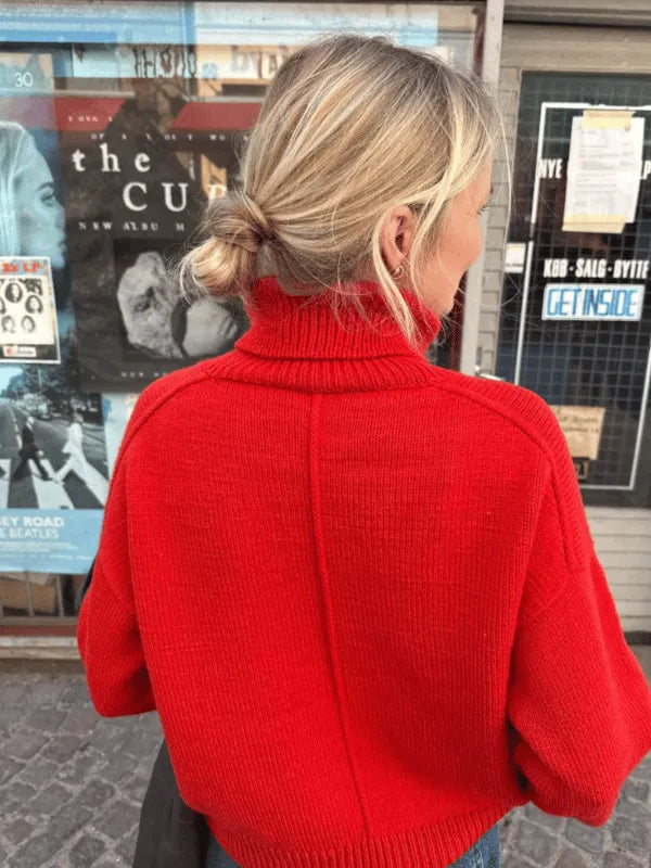 Petiteknit Scarlet sweater knitting pattern (Finnish)