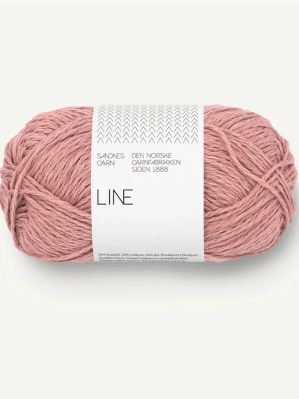 A skein of dusty pink Sandnes Garn Line yarn, labeled “LINE” with a white and gray band, is ideal for your next Milly Sweater & Skirt Neuleohje Suomi + Sandnes Garn line project.