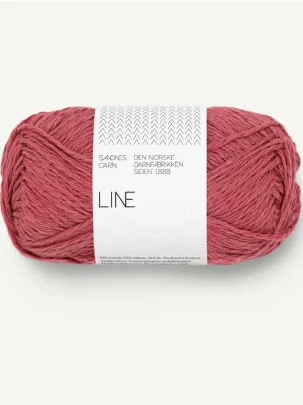 A skein of pink Sandnes Garn Line yarn with white Norwegian-labeled packaging, perfect for the Milly Sweater & Skirt Neuleohje Suomi + Sandnes Garn line project.