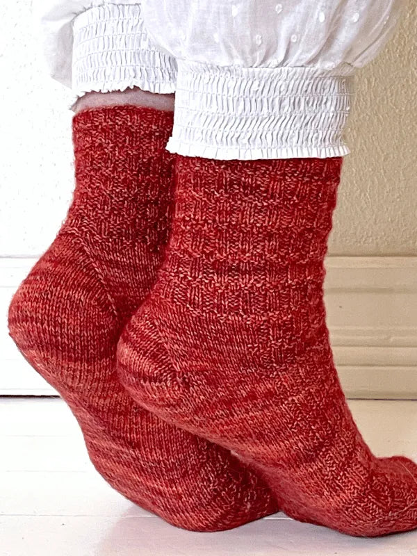 Eero Sock Pattern finger and Lana Grossa Vintage socks