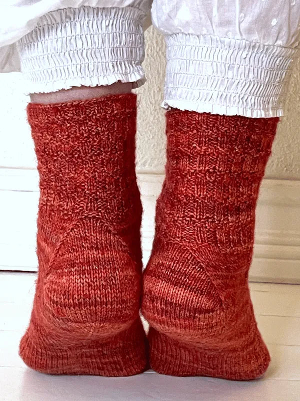 Eero Sock Pattern finger and Lana Grossa Vintage socks