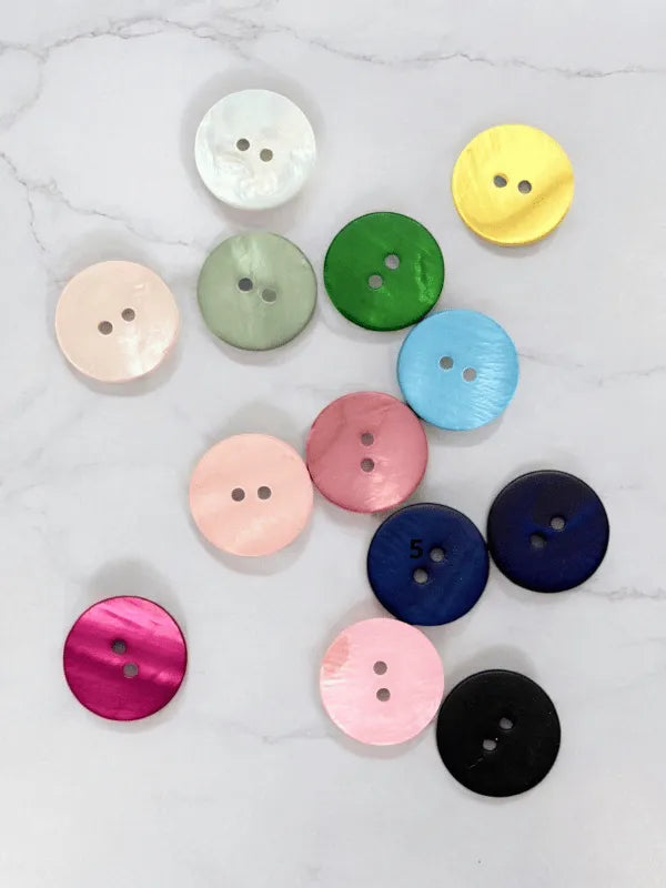 Mother of pearl button 20mm (11359)