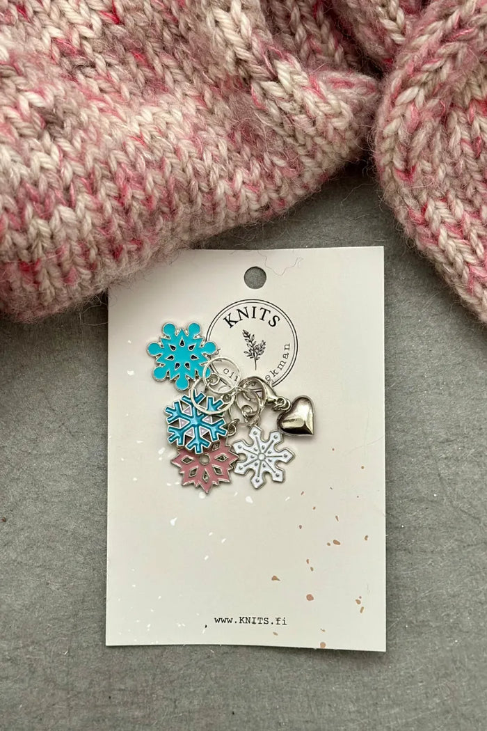 Knits snowflake stitch marker set