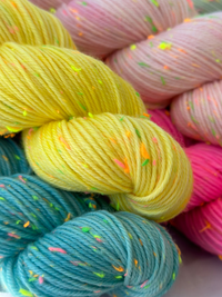 WoolWomen neon tweed