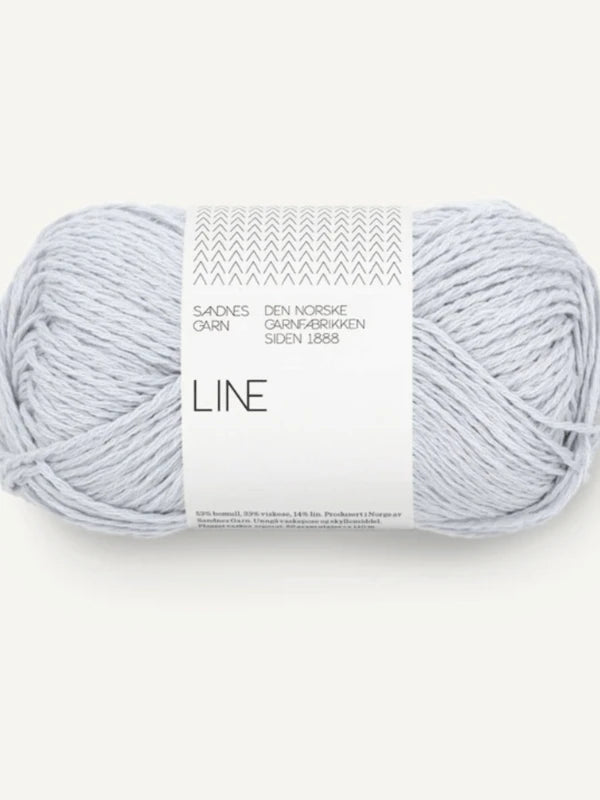 A skein of light gray Sandnes Garn Line yarn is displayed on a white background—just right for your Milly Sweater & Skirt Neuleohje Suomi +Sandnes Garn line project.