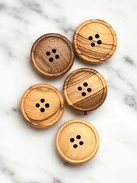 Wooden button 22 and 25mm (15254)