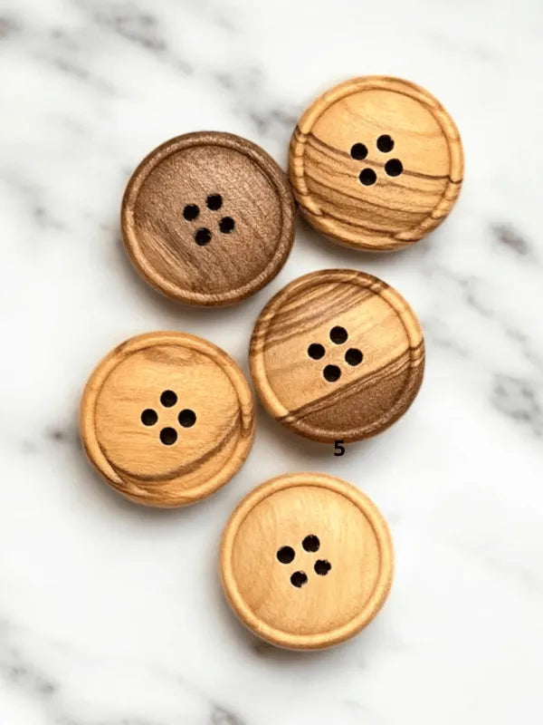 Wooden button 22 and 25mm (15254)