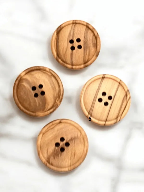 Wooden button 22 and 25mm (15254)